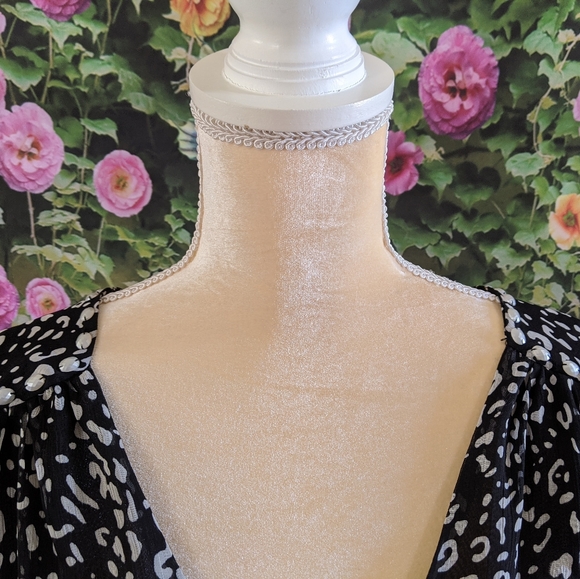 Embellished Tunic Top 2X - Picture 4 of 10